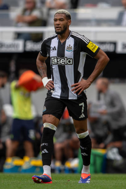 更是对他在 更是对他在